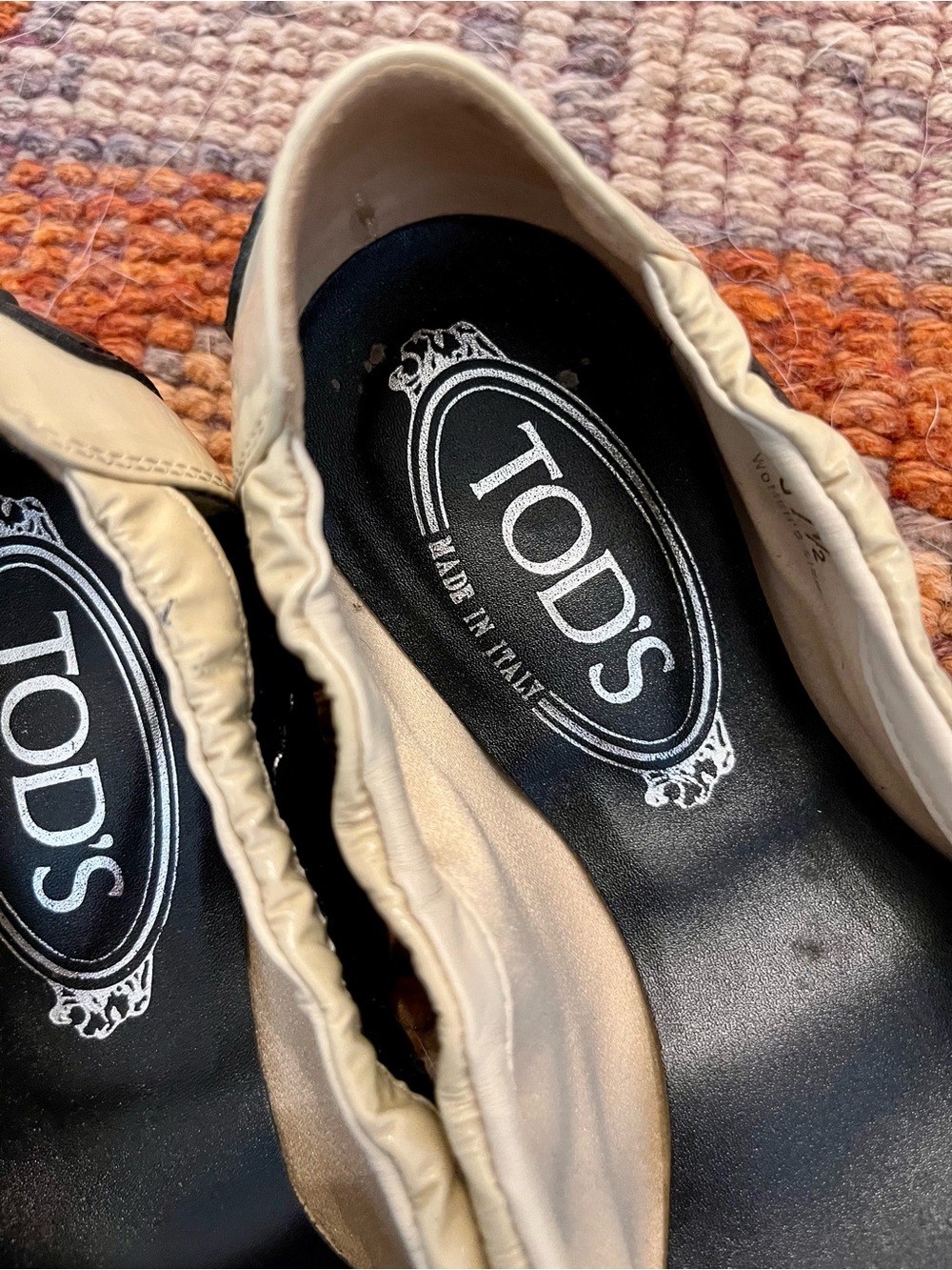 Tod's Black and Cream Patent Leather Ballet Flats - Picture 3 of 7